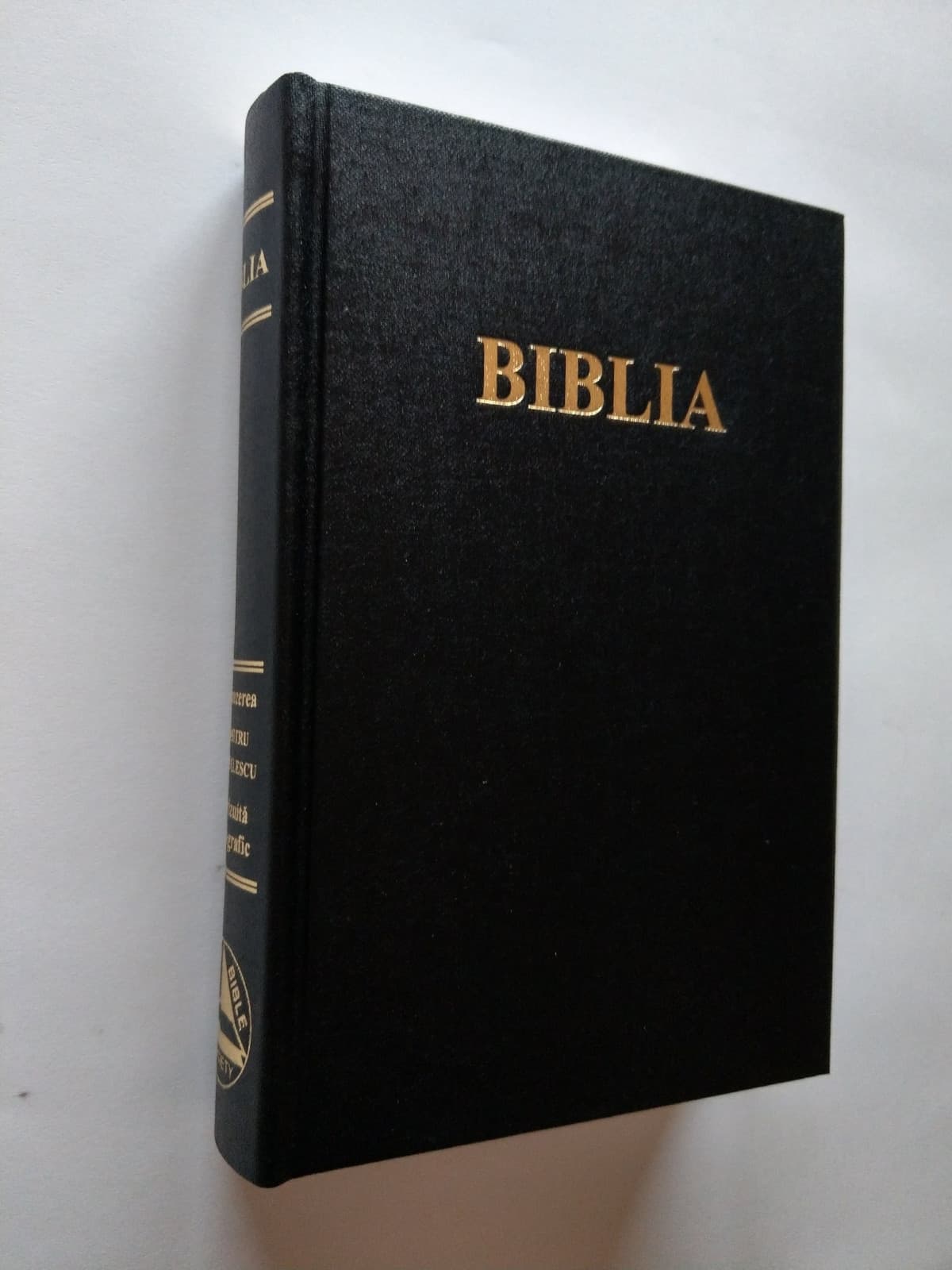 Biblia_cartonata_cuvinte_isus_rosu-2.jpg Biblia_cartonata_cuvinte_isus_rosu-2.jpg